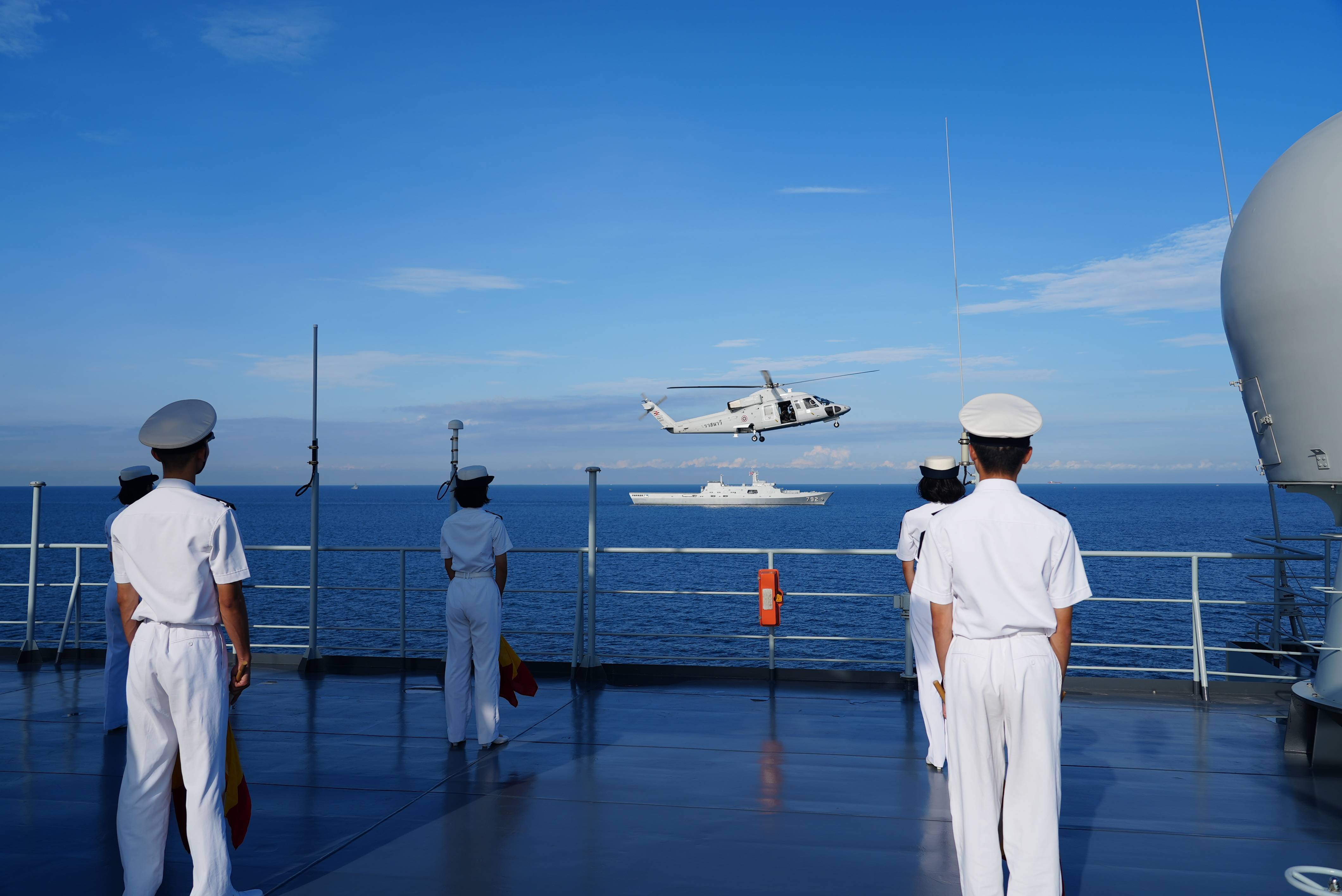 皇冠皇冠代理平台_海军83舰编队抵达泰国进行友好访问