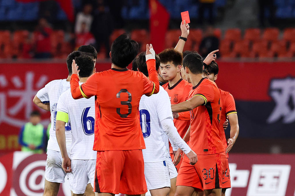 皇冠信用网怎么弄
_熊猫杯-汪士钦染红对手中横梁 U22国足0-0乌兹无缘冠军
