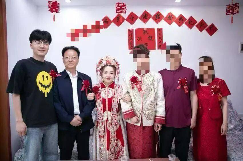 皇冠足球平台代理_承认了皇冠足球平台代理，全是演的！她彻底凉凉