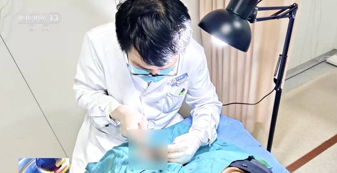 皇冠信用盘注册
_女警徒手夺刀皇冠信用盘注册
,脸上缝30多针:后怕但不后悔