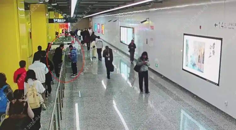 世界杯足球平台代理_快递员将7999元的手机放门口世界杯足球平台代理,买家没收到!20多天后,手机自己“报警”了